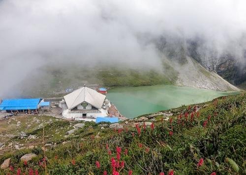 Higest Gurudwara in the world Hemkund Sahib surrounded with beautiful lake 