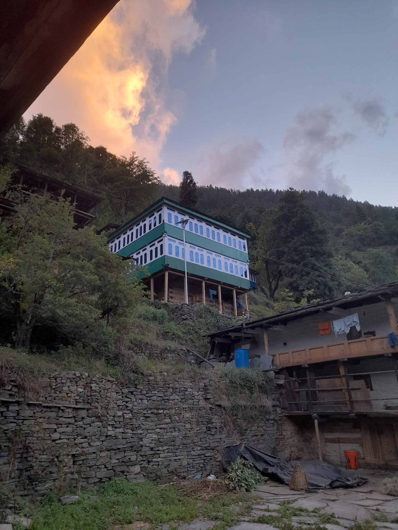 Mountain stay on the Rupin Pass Trek